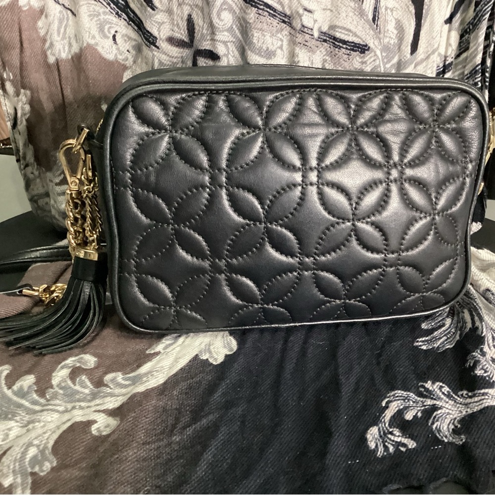 Michael Kors black quilted leather crossbody with chain strap and gold hardware - Picture 2 of 12